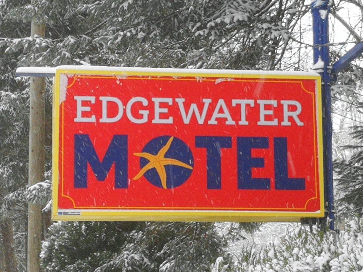 Edgewater Motel Campbell River Exterior photo